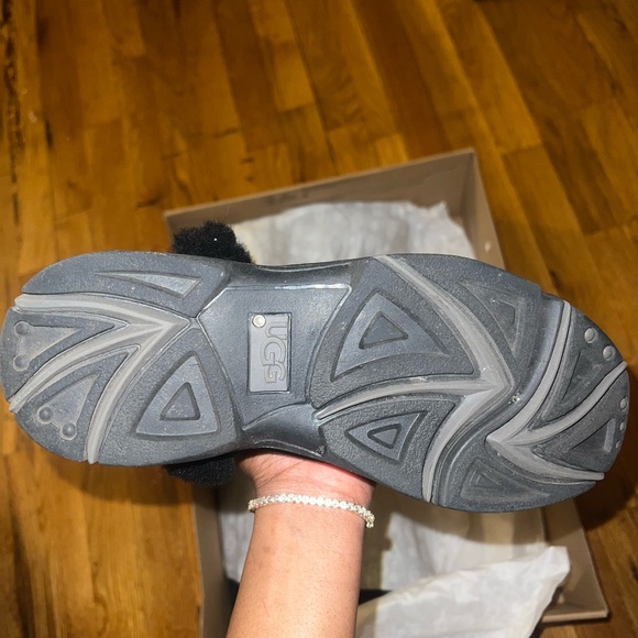 Women Black Sunburst Extra Tall Uggs - Picture 2 of 4